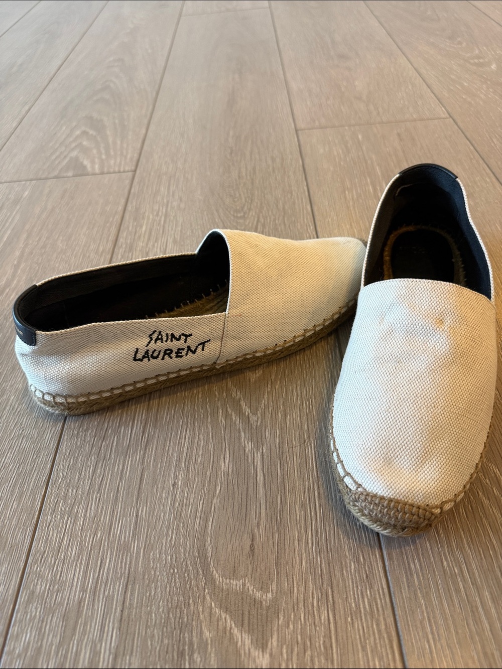 SAINT LAURENT
Signature Espadrilles in White & Black - Picture 5 of 11